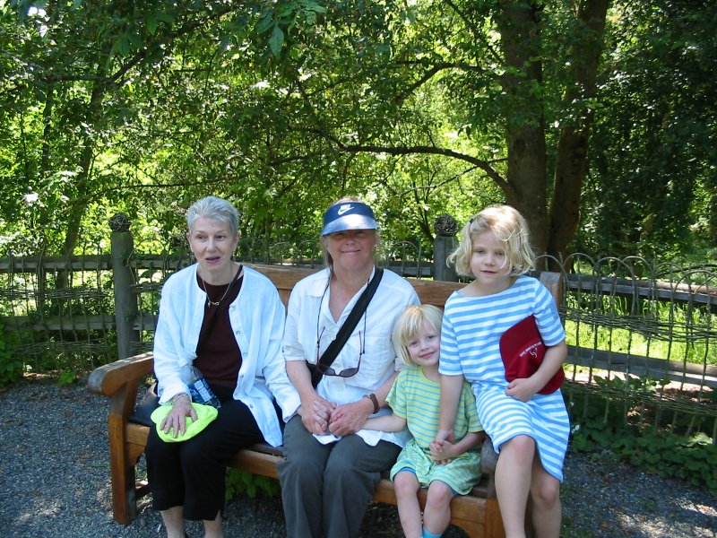 Lysbeth, Hope, Mary Ellen, and Mary-Carter at Bellevue Botanical Gardens